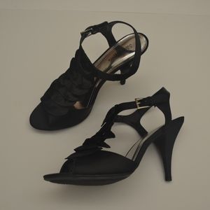 Only Worn Once! Black Ruffle Heels size 10